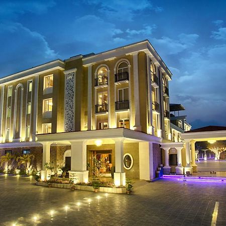 Four Vedas Hotel & Resort Siliguri Eksteriør bilde