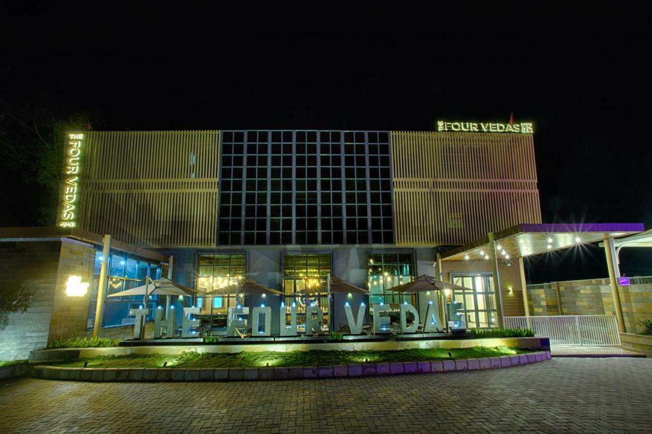 Four Vedas Hotel & Resort Siliguri Eksteriør bilde